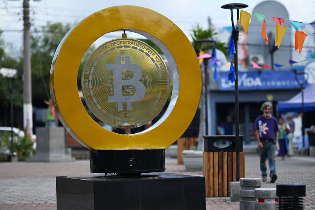 El Salvador Taxi Driver Turns Entrepreneur with Bitcoin – The Tico Times